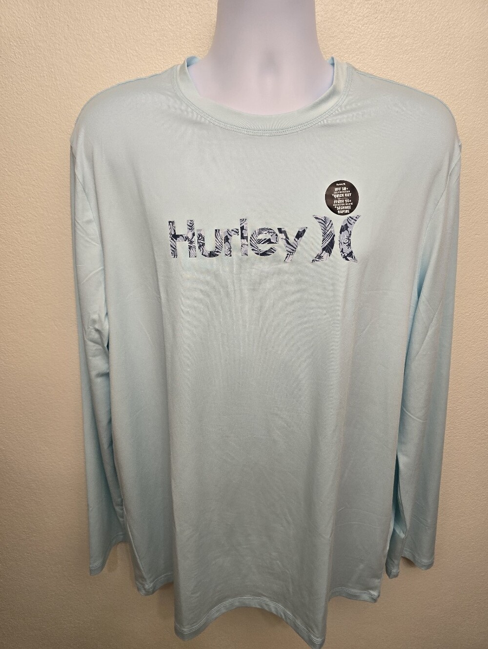 NWT Hurley Men’s Light Blue Long-Sleeve Sun /Rashguard Shirt
